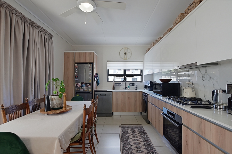 3 Bedroom Property for Sale in Sandown Western Cape